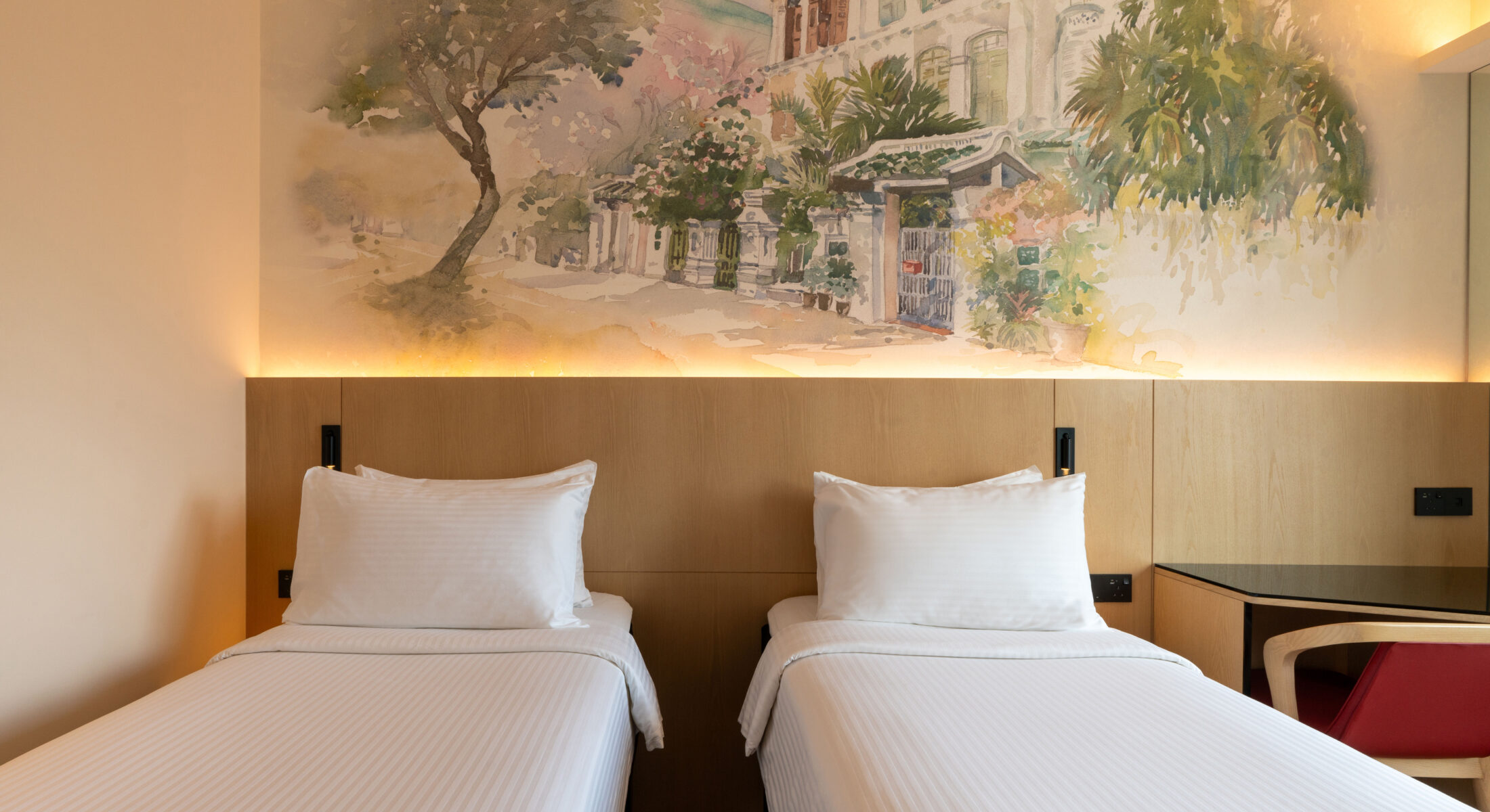 Superior Room with Twin Beds at ibis Singapore on Bencoolen, featuring a spacious layout with twin bed and en-suite bathroom